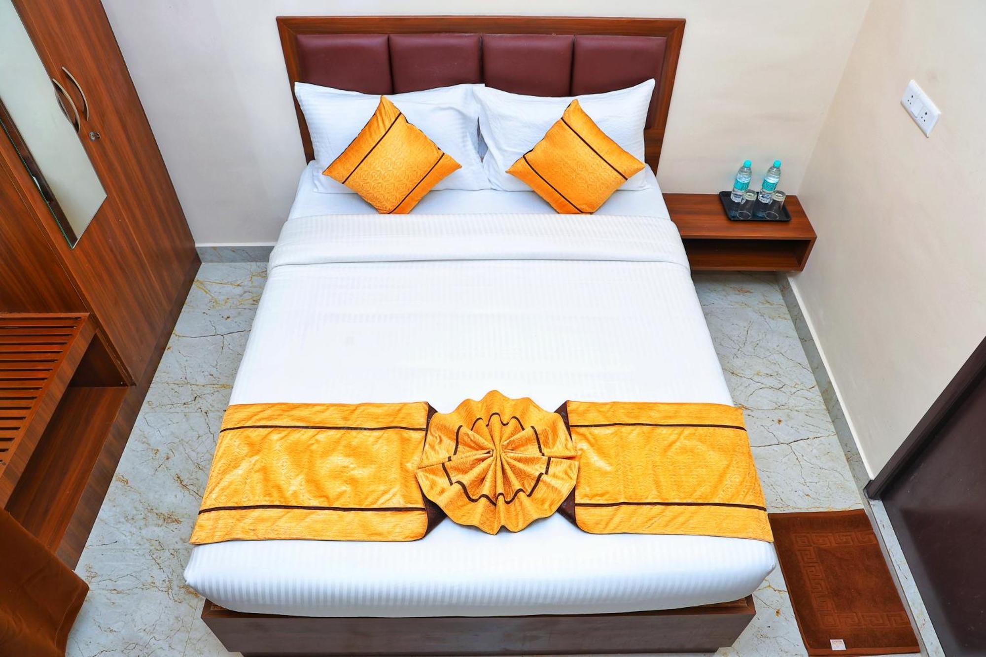 Jn Residency Perungudi Bed and Breakfast Madras Buitenkant foto